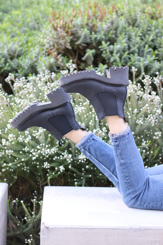 Bootie Pehuen Negro